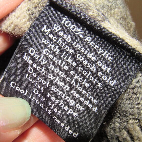 Rock & Republic Large Camo Sweater - Picture 7 of 7